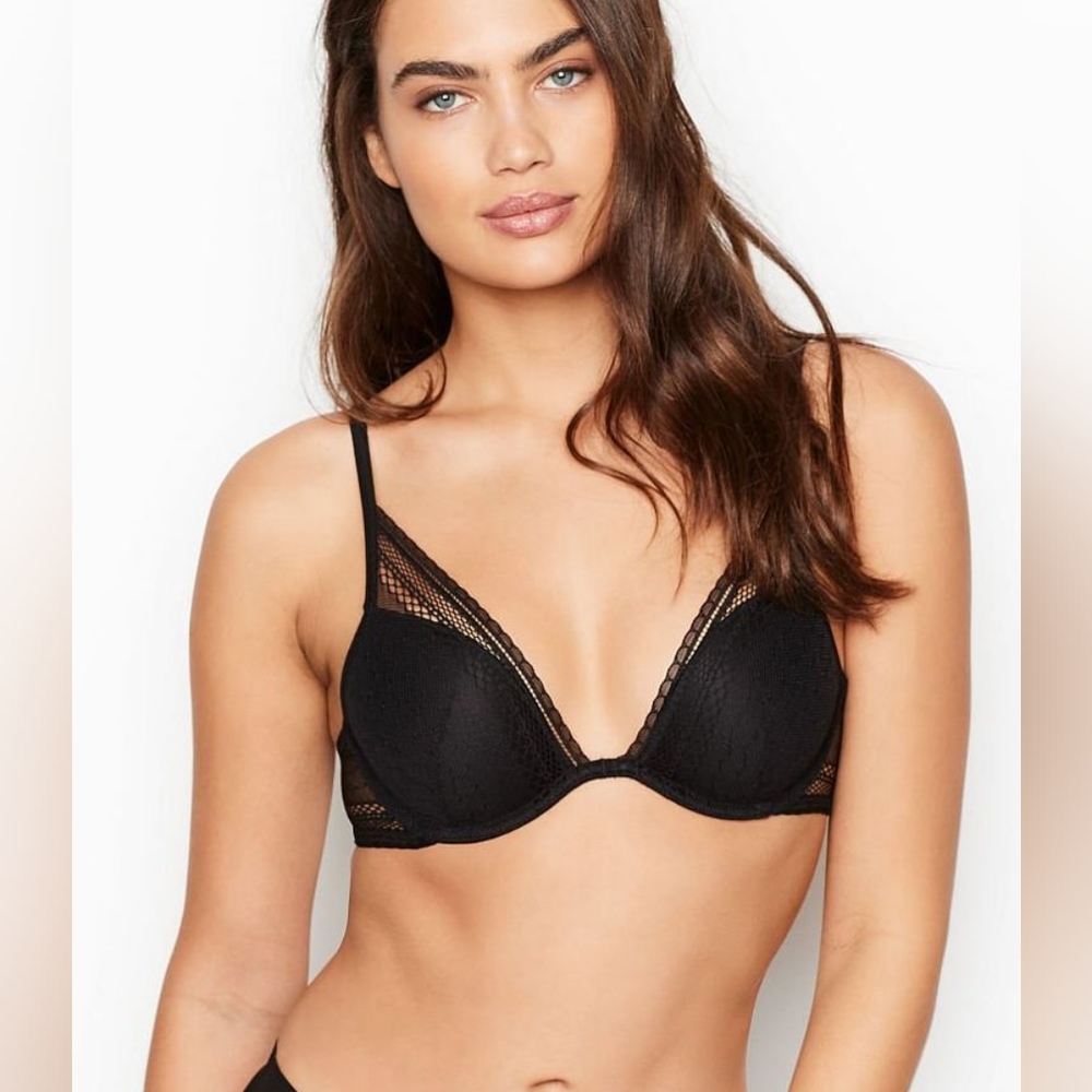 NWOT Victoria's Secret Plunge Bra